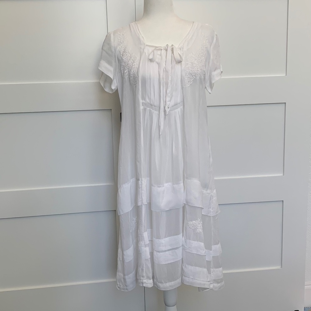 JOHNNEY WAS White Sheer Dress with Embroidery.